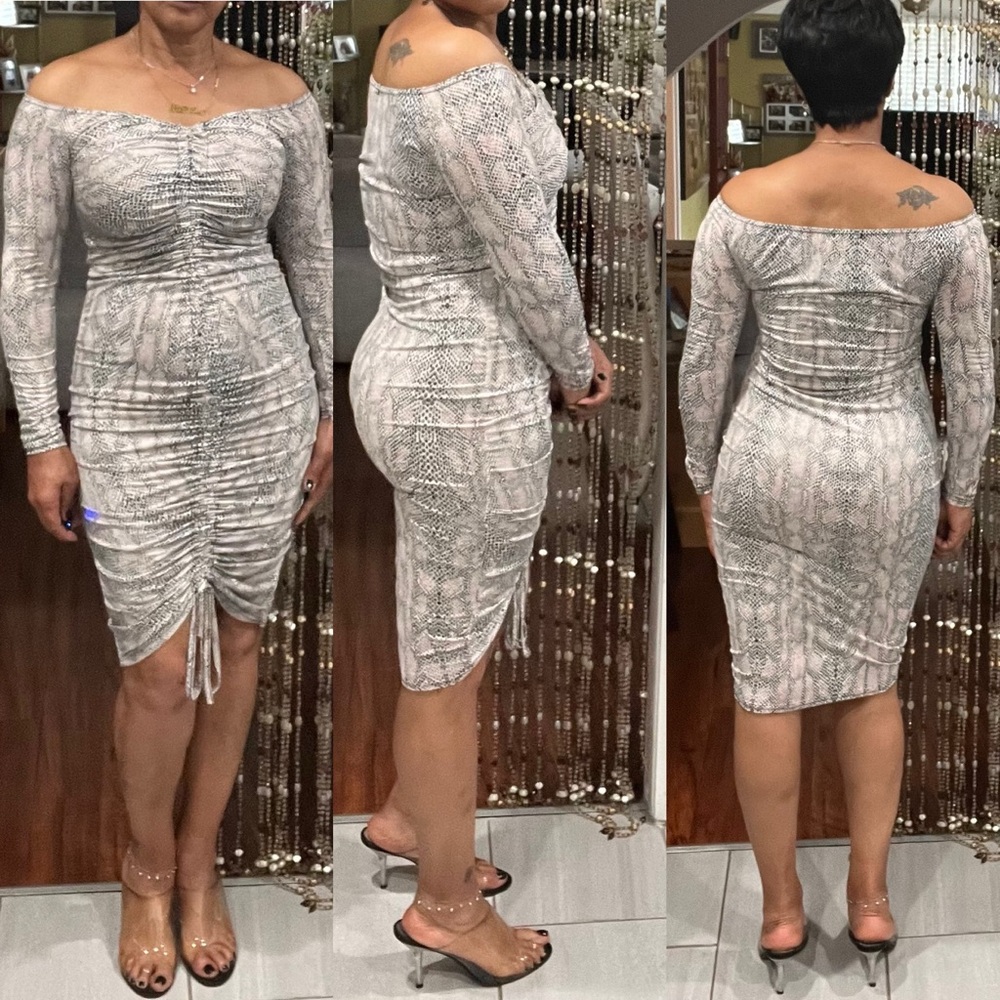 Pretty little Thing
Elegant Off-Shoulder Gray Dress